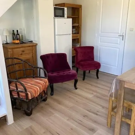 Holiday home Mini Le Montueux Jardinet / Piscine Partagee